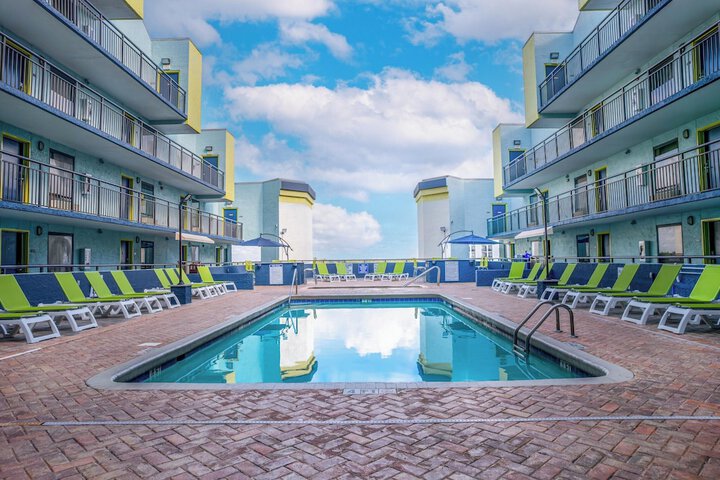 Rooftop pool