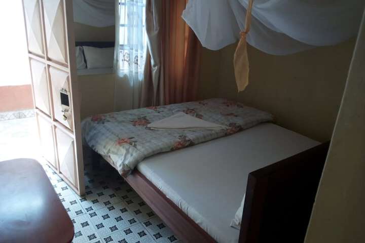 Room 2 of 9