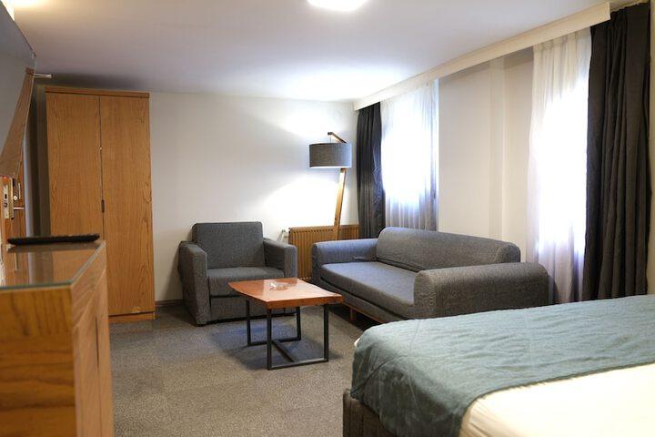 Room 48 of 58