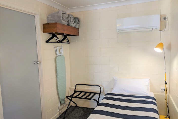 Room 7 of 25