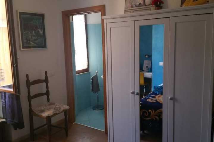 Room 3 of 38