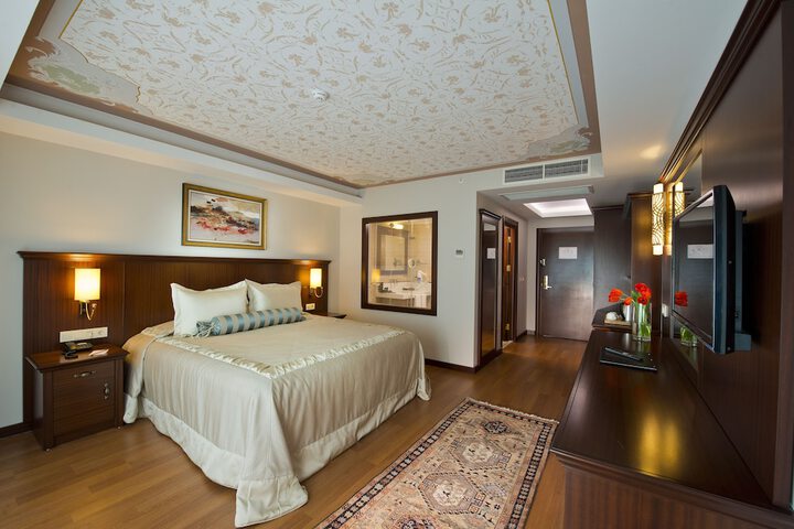 Room 13 of 61