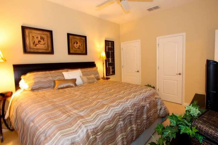 Room 5 of 32