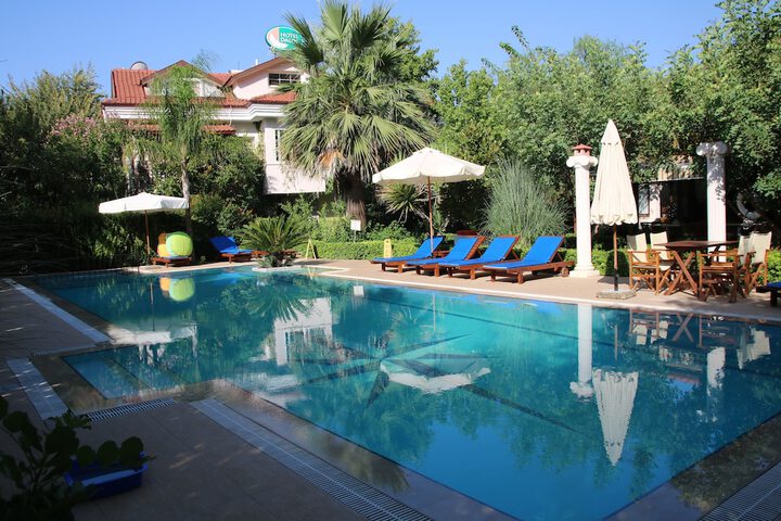 Hotel Pool