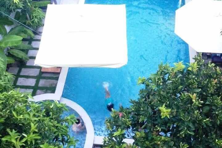 Pool 70 of 84