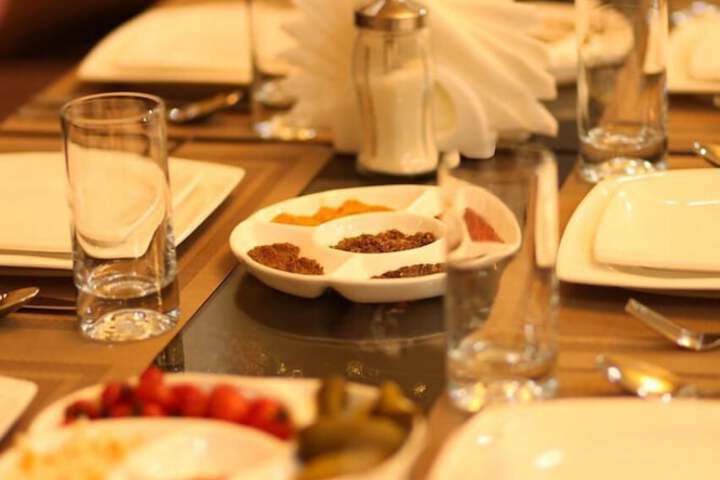 Dining 48 of 54