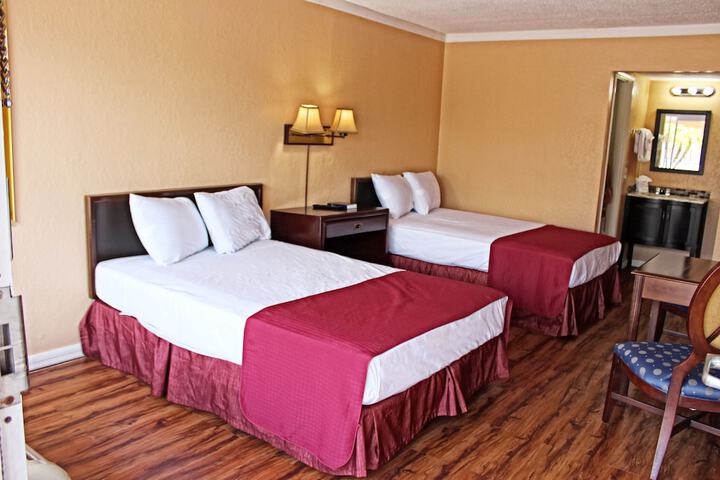Comfort Double Room (1 of 5)