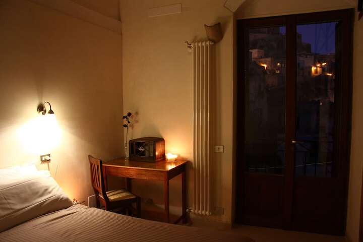 Room 5 of 13