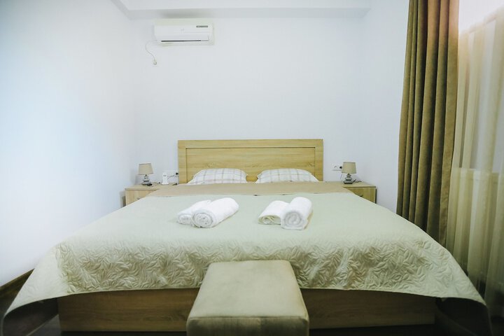 Room 16 of 35