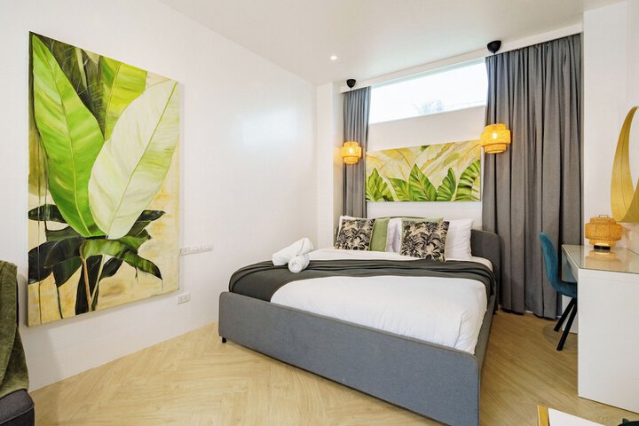 Room 9 of 22