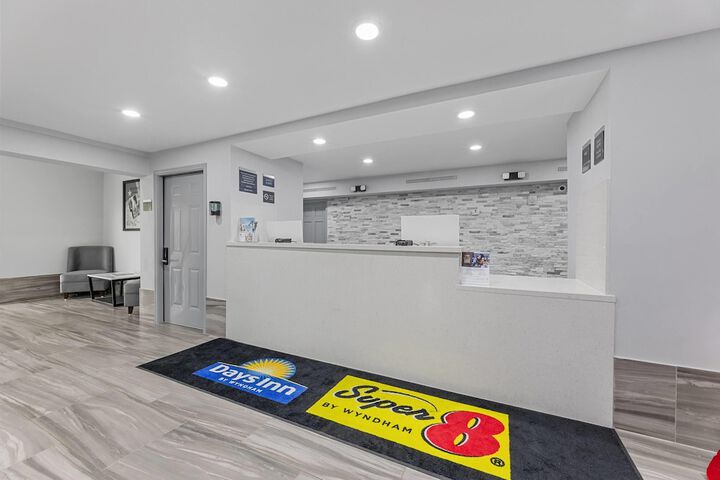 Image of Days Inn & Suites by Wyndham Texas City-Galveston Area