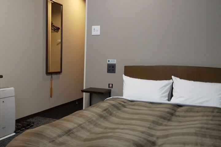 Room 10 of 21