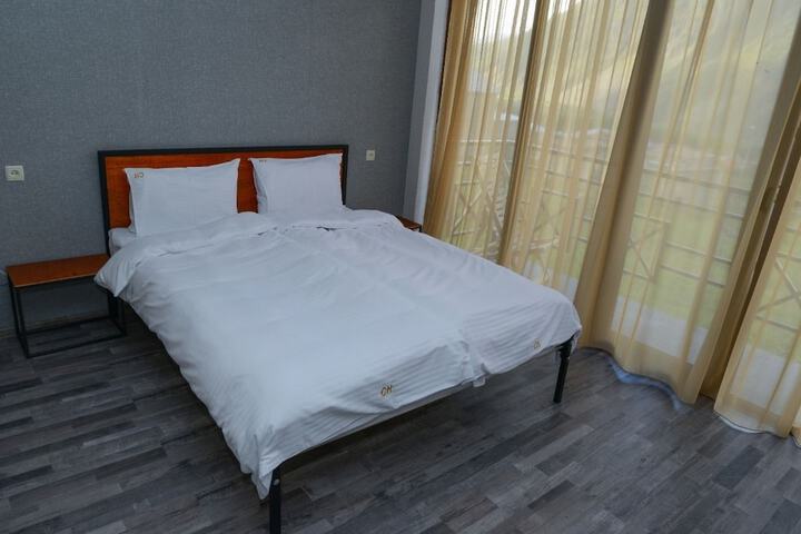 Room 7 of 48