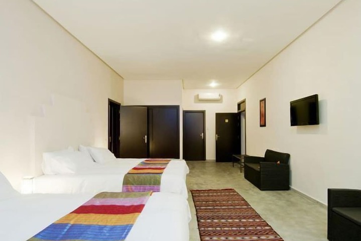 Room 13 of 34