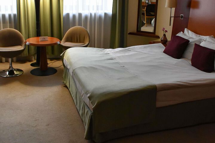 Room 55 of 168