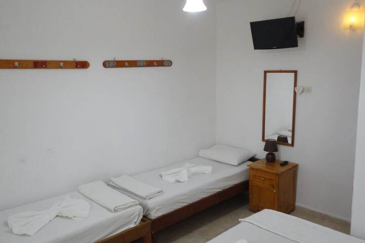 Room 15 of 99