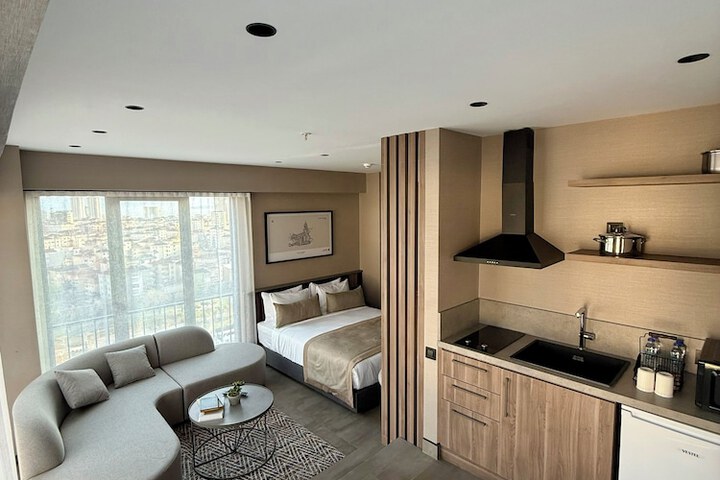 Room 63 of 104