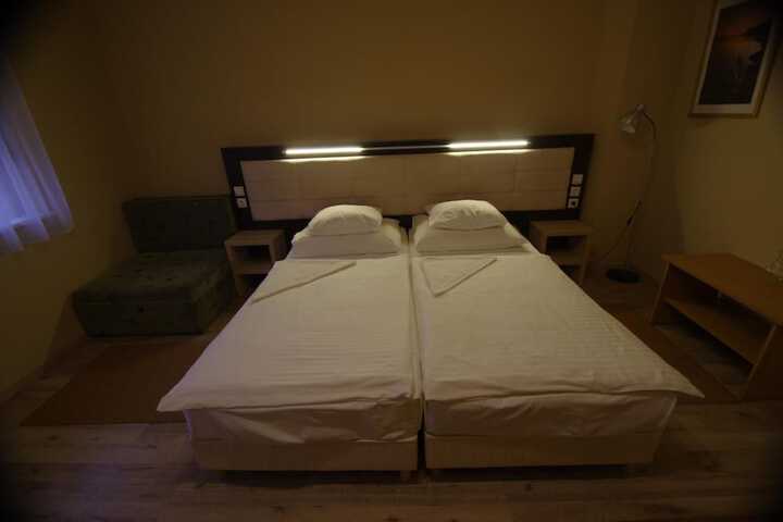 Room 16 of 70