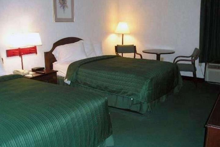 2 Double Beds (5 of 6)
