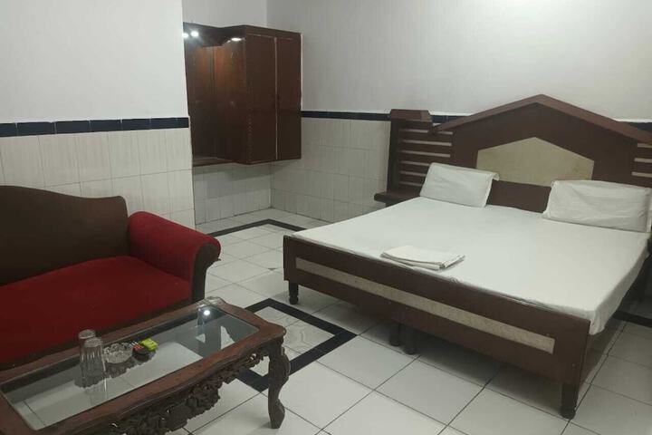 Room 4 of 29