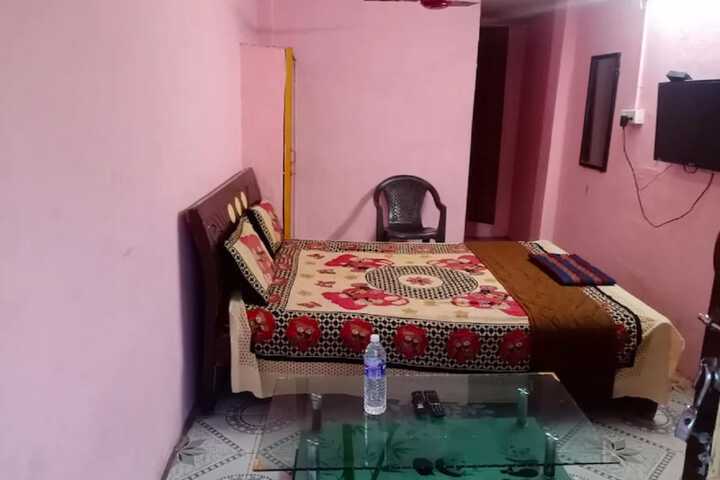 Room 2 of 4