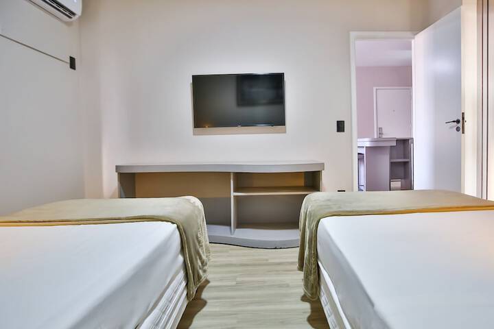 Room 16 of 40