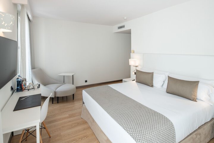 Room 8 of 50
