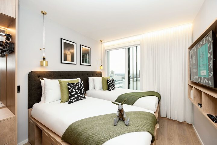Room 21 of 82