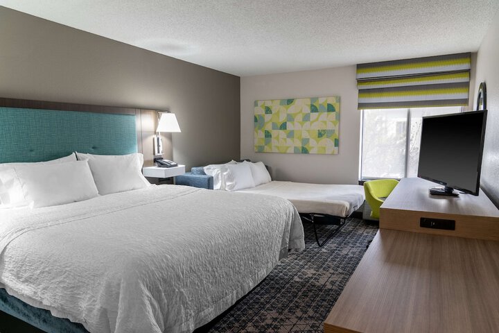 1 King Bed Study with Sofa Bed (6 of 18)