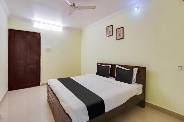 Hotel O SS ELITE