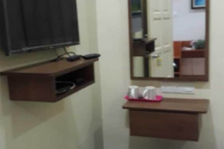 Room 7 of 11