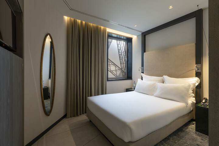 Room 9 of 51