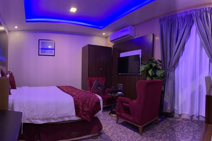 Room 22 of 80