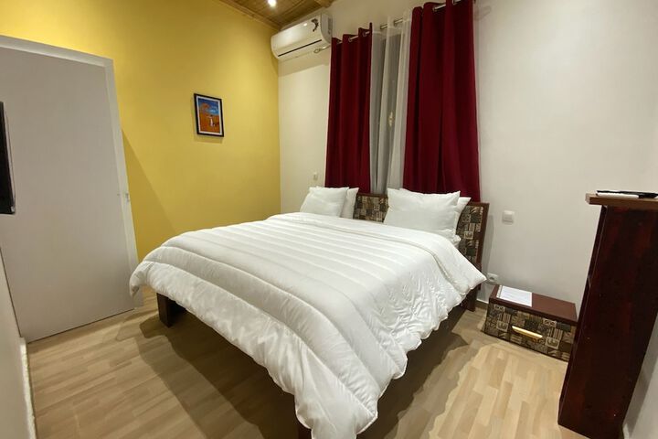 Room 5 of 27