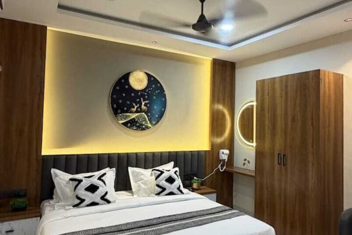 Room 10 of 96