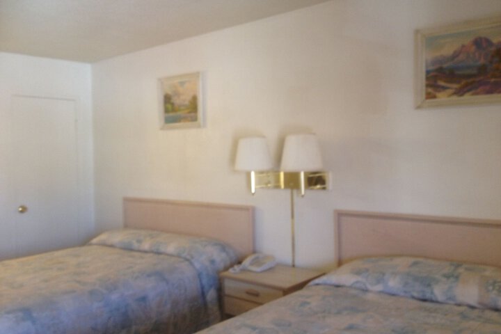 Room 7 of 32
