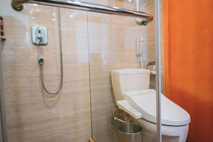 Clean Restrooms