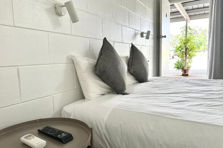 Image of Sawmill Hotel Motel