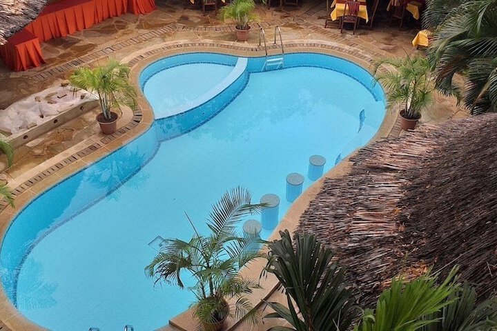 Pool 41 of 66