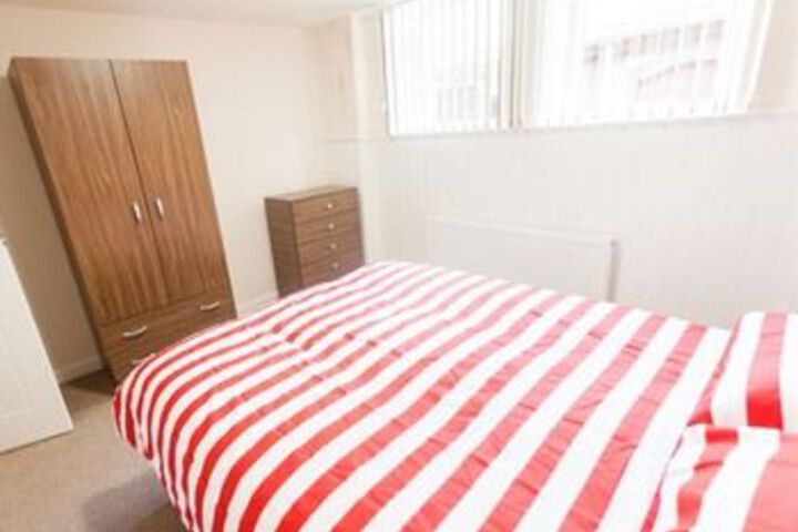 Room 5 of 13