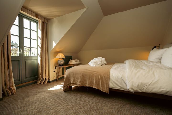 Room 3 of 61