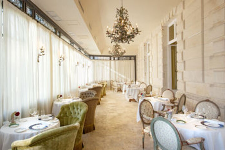 Dining 57 of 62