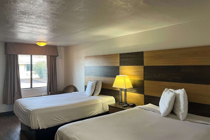 Room 22 of 28