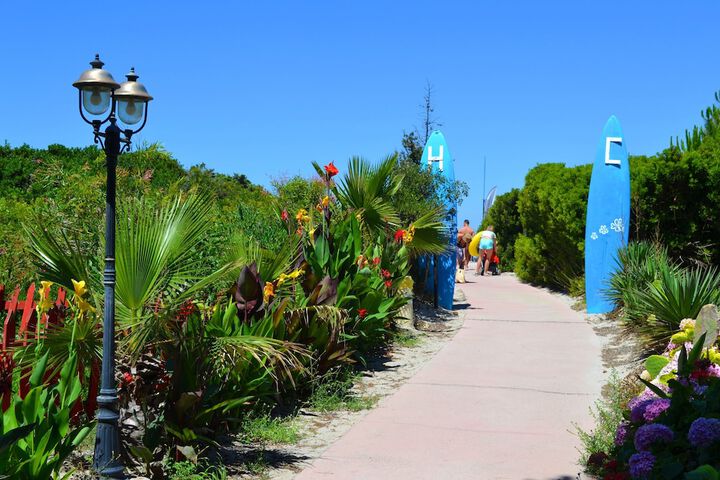 Hotel Exterior 41 of 50