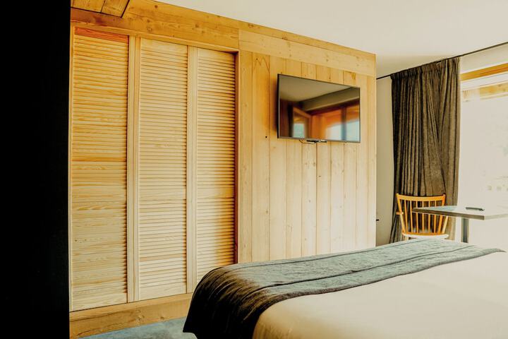 Room 14 of 63