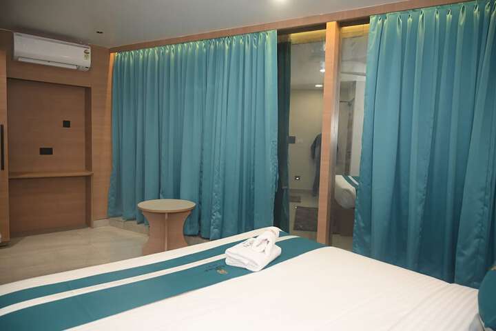 Room 15 of 21
