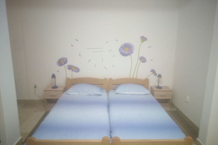 Room 8 of 59