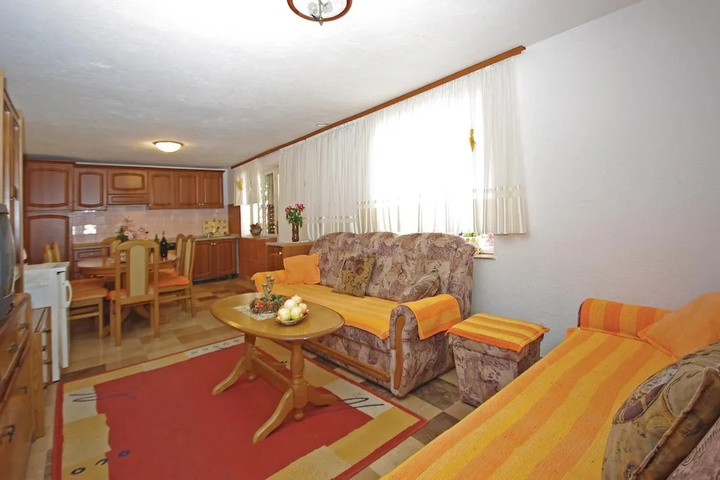 Room 4 of 21