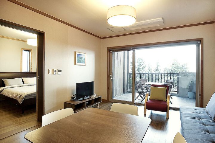 Room 16 of 39