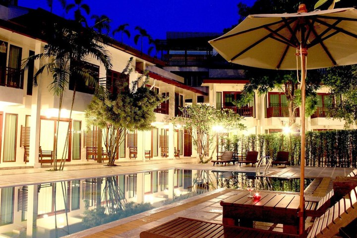 Pools & Facilities